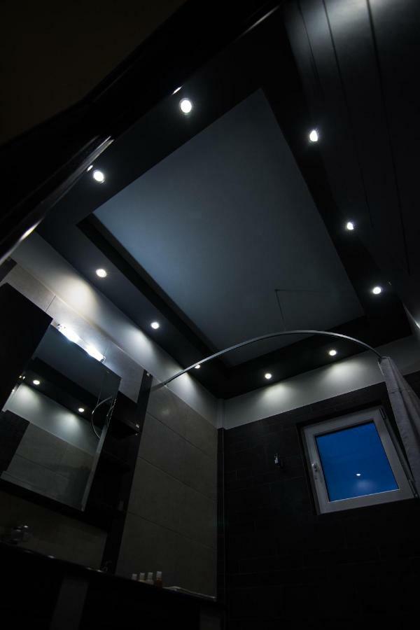 Mary'S Modern And Elegant Apartment Kalampáka Dış mekan fotoğraf